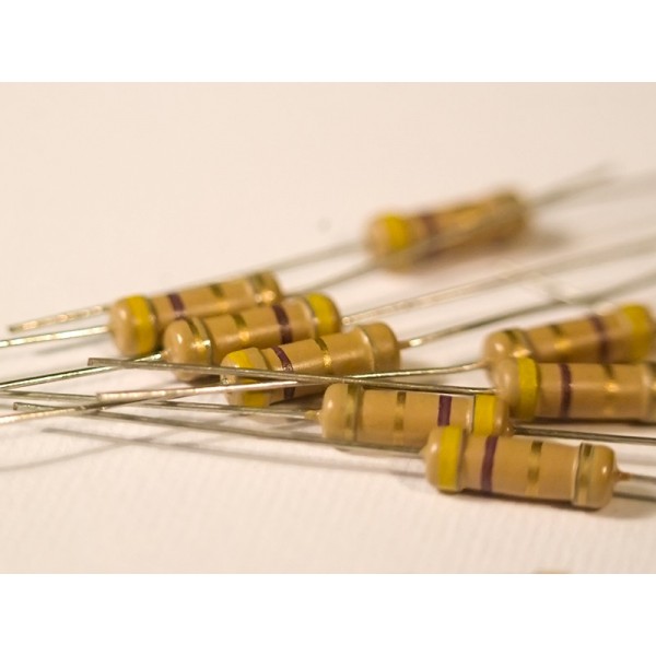 مقاومت 3.9 کیلو اهم