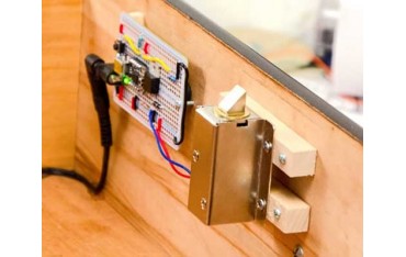 قفل برقی زبانه دار 12 ولت Electromagnet Door Lock